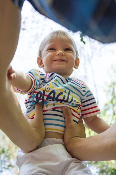 Ritratto di padre e figlio all'aperto — Foto Stock