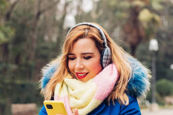 Portrait Charming Smiling Young Adult Woman Typing Message Mobile Phone — Zdjęcie stockowe