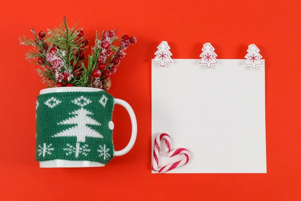 Mug Green Sweater Fir Branches Lollipops Candy White Sheet Paper — Stock Photo, Image