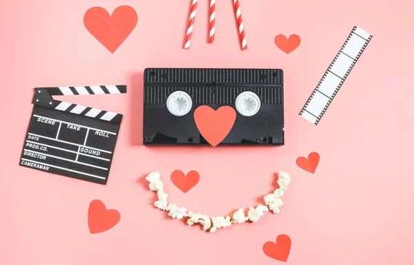 Kaseta Wideo Klapa Papierowe Serce Taśma Filmowa Słomki Uśmiech Popcornu — Zdjęcie stockowe