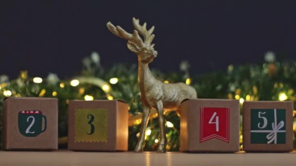 Güzel Takvim Çinde Numara Geyik Noel Süsleri Ahşap Bir Masanın — Stok video