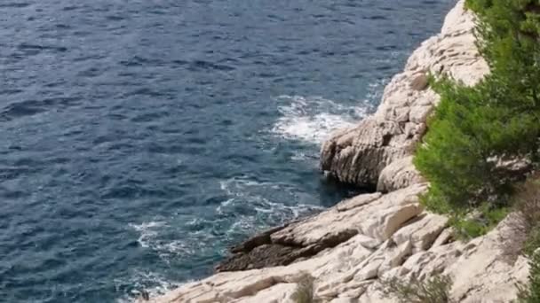 Une Belle Vue Sur Les Vagues Mer Méditerranée Qui Écrasent — Video