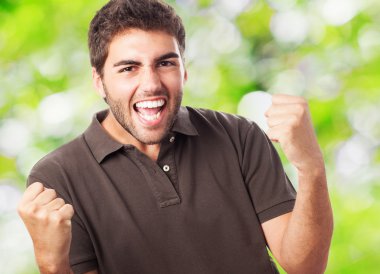 kazanan bir jest yapan erkek