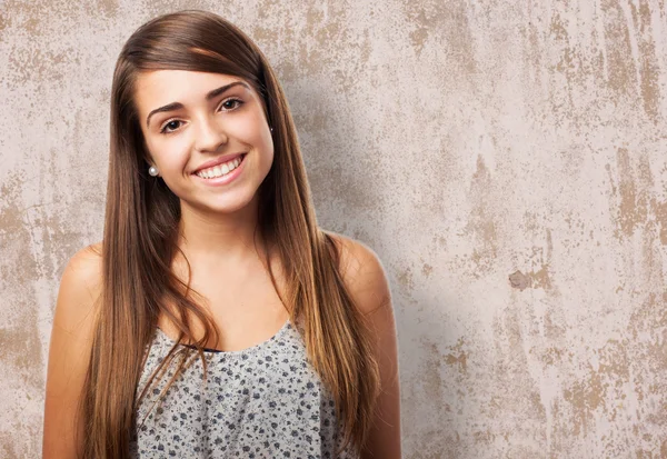 Giovane donna sorridente — Foto Stock