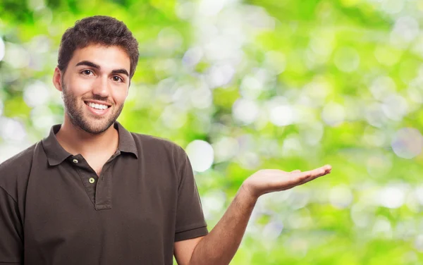 Uomo che mostra qualcosa — Foto Stock