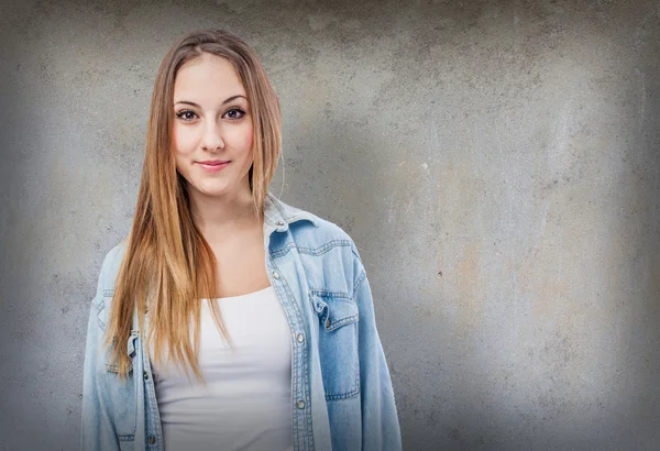 Jonge mooie vrouw — Stockfoto