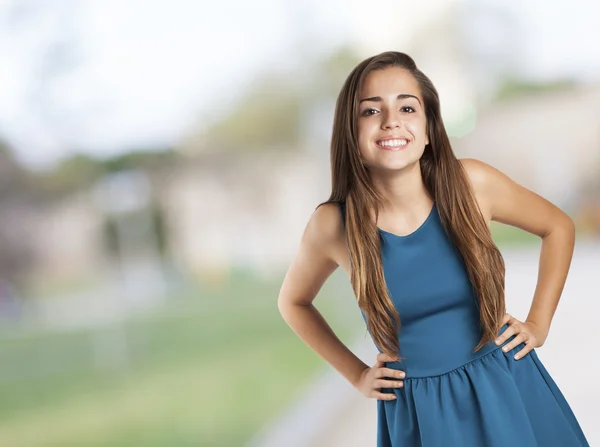 Joven mujer bonita — Foto de Stock