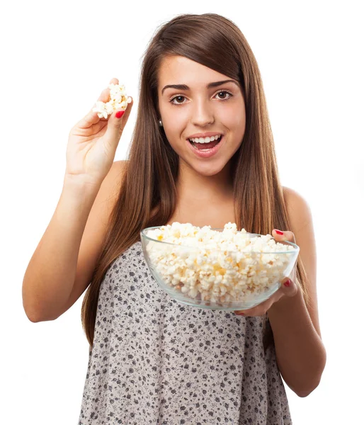 Kvinna med popcorn — Stockfoto