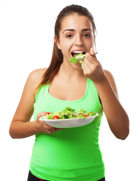 Frau isst frischen Salat — Stockfoto