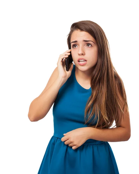 Mujer joven hablando con móvil — Foto de Stock