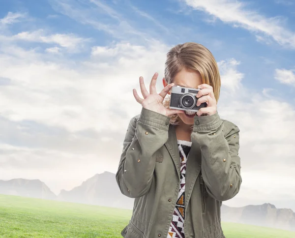 Mujer tomando fotos — Foto de Stock