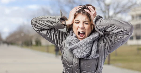 Donna che soffre di mal di testa — Foto Stock