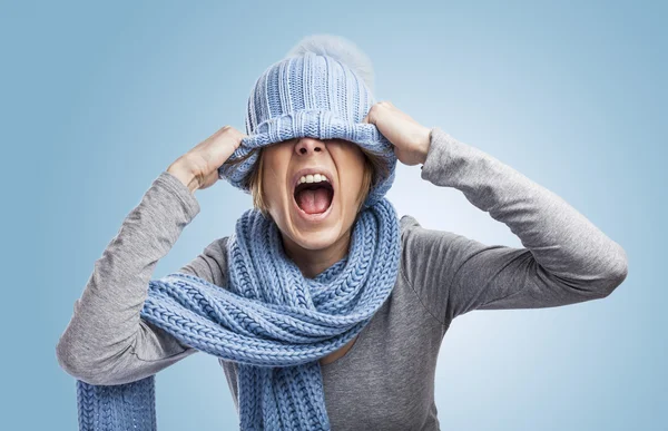 Woman covering head — Stock Photo, Image