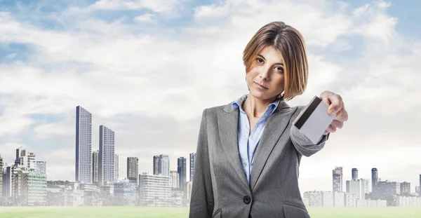 Woman using credit card — Stock Photo, Image