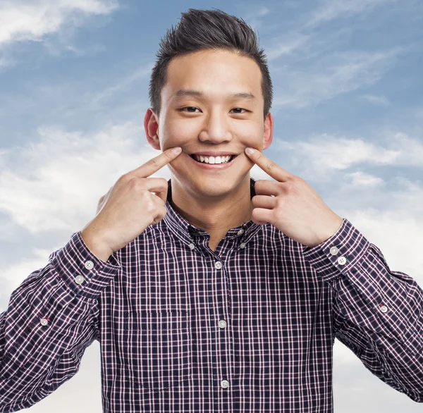 Asiático homem sorrindo — Fotografia de Stock