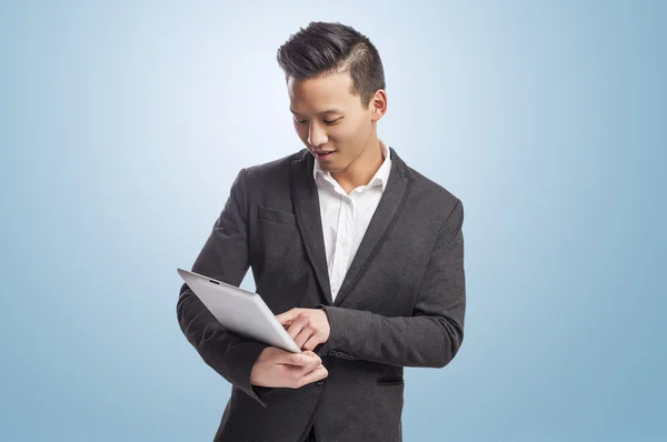 Business man using tablet — Stock Photo, Image