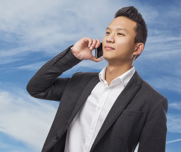 Man talking on mobile — Stock Photo, Image