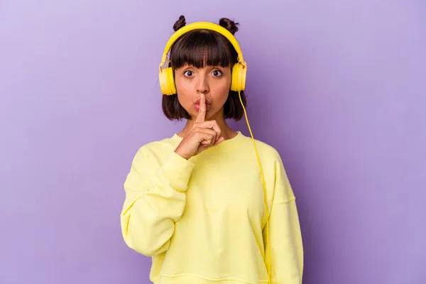 Young Mixed Race Woman Listening Music Isolated Purple Background Keeping — Stock Photo, Image