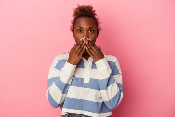 Young African American Woman Isolated Pink Background Shocked Covering Mouth — Stock Photo, Image