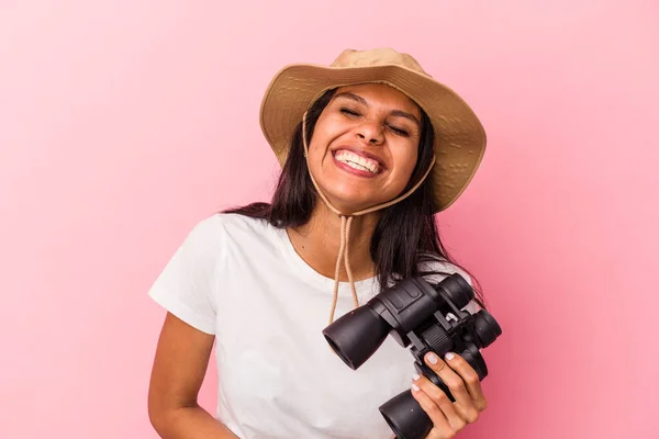 Young Latin Woman Holding Binoculars Isolated Pink Background Laughing Having — Stock Photo, Image
