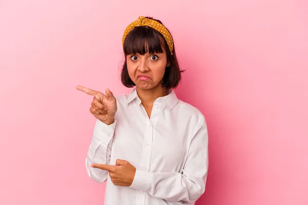 Young Mixed Race Woman Isolated Pink Background Shocked Pointing Index — Stock Photo, Image