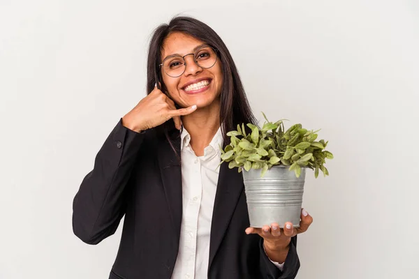 Jonge Business Latin Vrouw Houden Planten Geïsoleerd Witte Achtergrond Tonen — Stockfoto