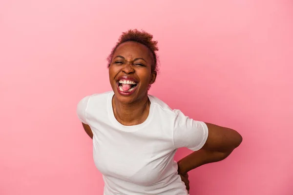 Junge Afrikanisch Amerikanische Frau Isoliert Auf Rosa Hintergrund Lustig Und — Stockfoto