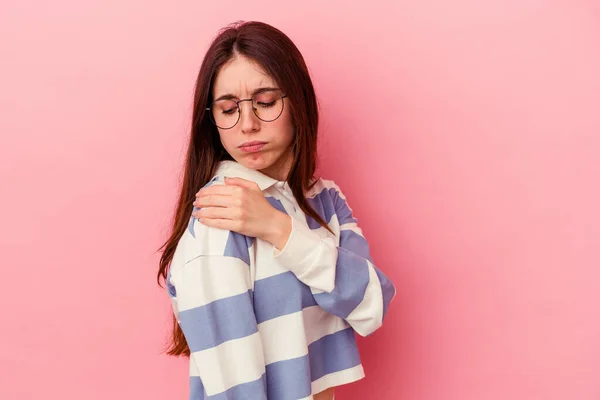 Young Caucasian Woman Isolated Pink Background Having Shoulder Pain — Stock Photo, Image