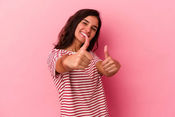 Jonge Blanke Vrouw Geïsoleerd Roze Achtergrond Het Verhogen Van Beide — Stockfoto