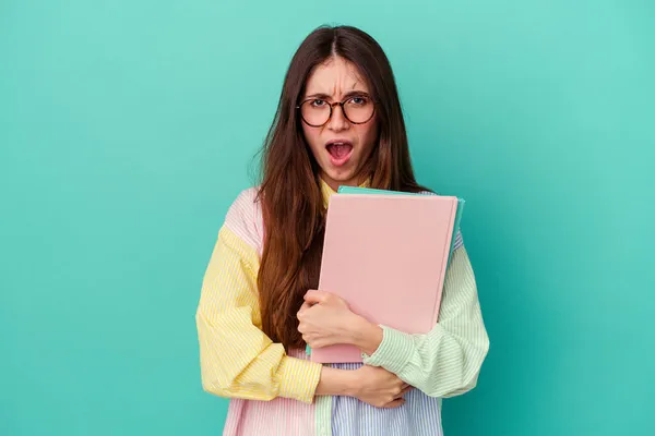 Young Student Caucasian Woman Isolated Blue Background Screaming Very Angry — Stock Photo, Image