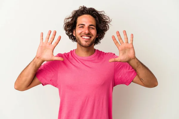 Νεαρός Καυκάσιος Άνδρας Απομονωμένος Λευκό Φόντο Δείχνει Νούμερο Δέκα Χέρια — Φωτογραφία Αρχείου