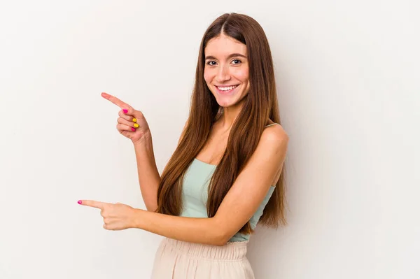 Giovane Donna Caucasica Isolato Sfondo Bianco Eccitato Indicando Con Indici — Foto Stock