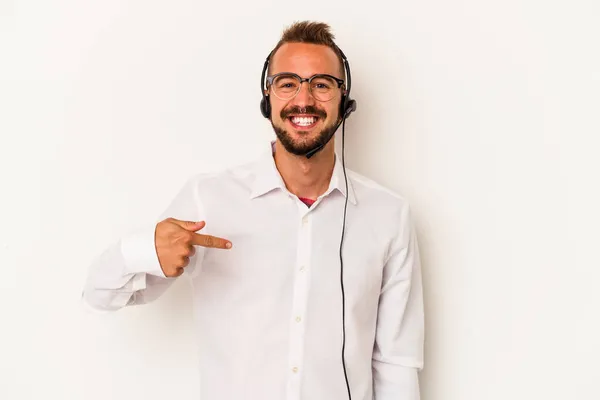 Ung Kaukasisk Telemarketer Man Med Tatueringar Isolerade Vit Bakgrund Person — Stockfoto