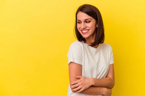 Young Caucasian Woman Isolated Yellow Background Smiling Confident Crossed Arms — Stock Photo, Image