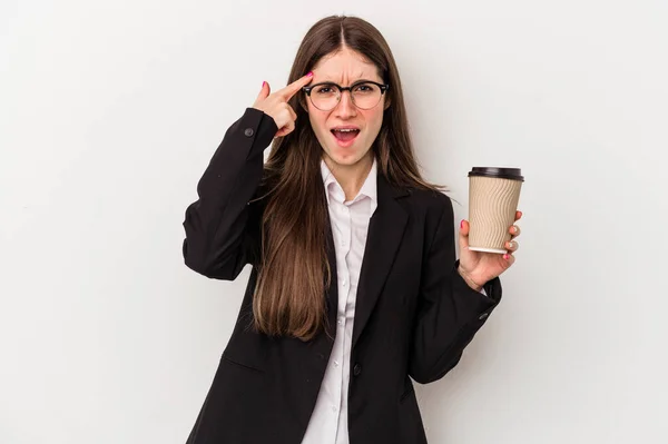 Jovem Mulher Negócios Caucasiana Segurando Café Takeaway Isolado Fundo Branco — Fotografia de Stock