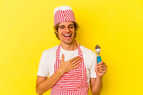 Young Ice Cream Maker Man Makeup Holding Spoon Isolated Yellow — Stock Photo, Image
