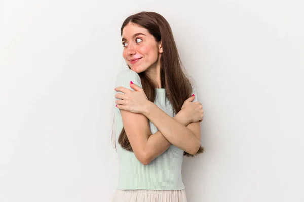 Jeune Femme Caucasienne Isolée Sur Fond Blanc Câlins Souriant Insouciant — Photo