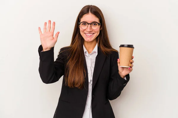 Νεαρή Καυκάσια Επιχειρηματίας Κρατώντας Ένα Takeaway Καφέ Απομονωμένη Λευκό Φόντο — Φωτογραφία Αρχείου