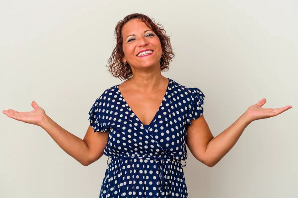 Middle Age Latin Woman Isolated White Background Showing Welcome Expression — Foto de Stock