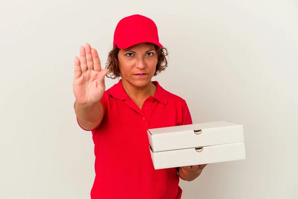 Mujer Mediana Edad Que Toma Pizzas Aisladas Sobre Fondo Blanco —  Fotos de Stock