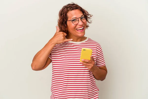 Lateinische Frau Mittleren Alters Isoliert Auf Weißem Hintergrund Die Eine — Stockfoto