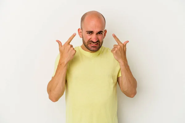 年轻的秃头男子 背景为白色 用食指表现出失望的姿态 — 图库照片