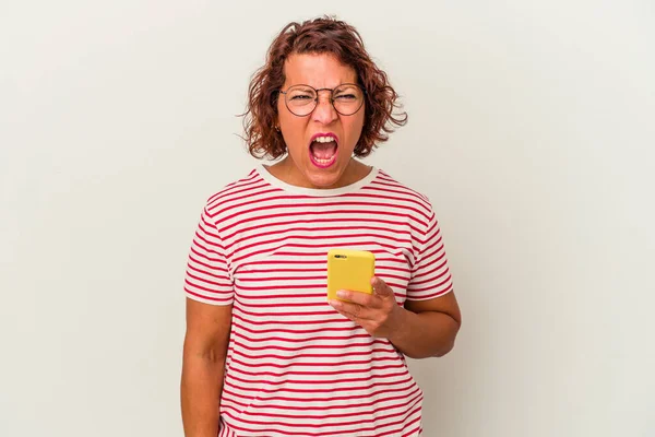 Middle Age Latin Woman Isolated White Background Screaming Very Angry — Photo