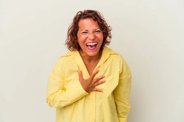 Middle Age Latin Woman Isolated White Background Laughs Out Loudly — ストック写真