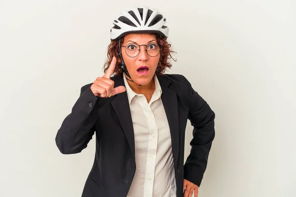 Moyen Age Femme Affaires Latine Portant Casque Vélo Isolé Sur — Photo