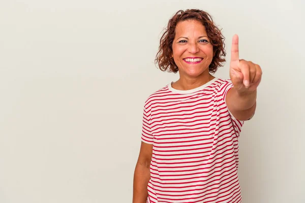 Middle Age Latin Woman Isolated White Background Showing Number One — ストック写真