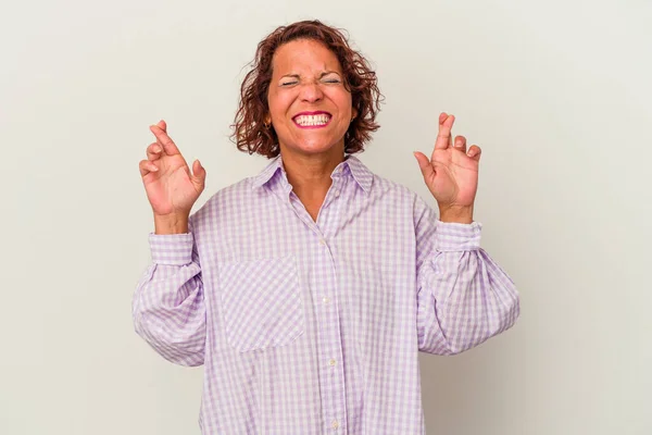 Middle Age Latin Woman Isolated White Background Crossing Fingers Having — ストック写真