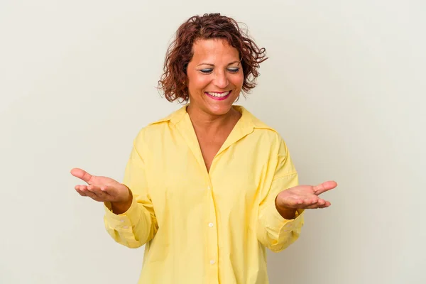 Middle Age Latin Woman Isolated White Background Holding Something Palms — Photo