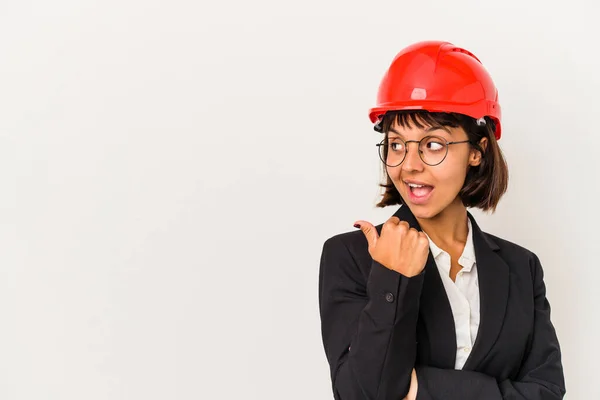 Jonge Architect Vrouw Met Rode Helm Geïsoleerd Witte Achtergrond Punten — Stockfoto