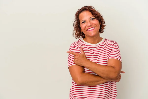 Middle Age Latin Woman Isolated White Background Smiling Cheerfully Pointing —  Fotos de Stock